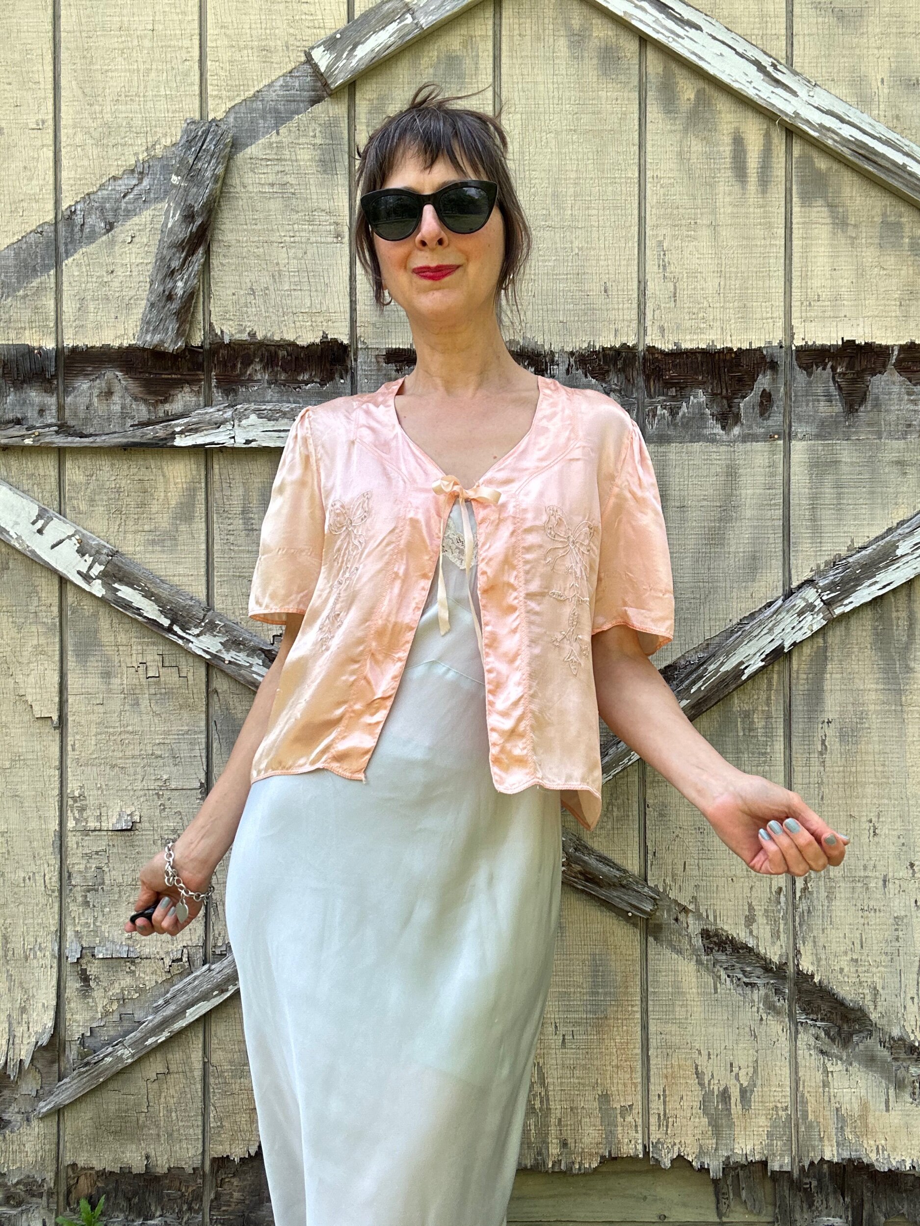 1940s Bow Embroidered Bed Jacket