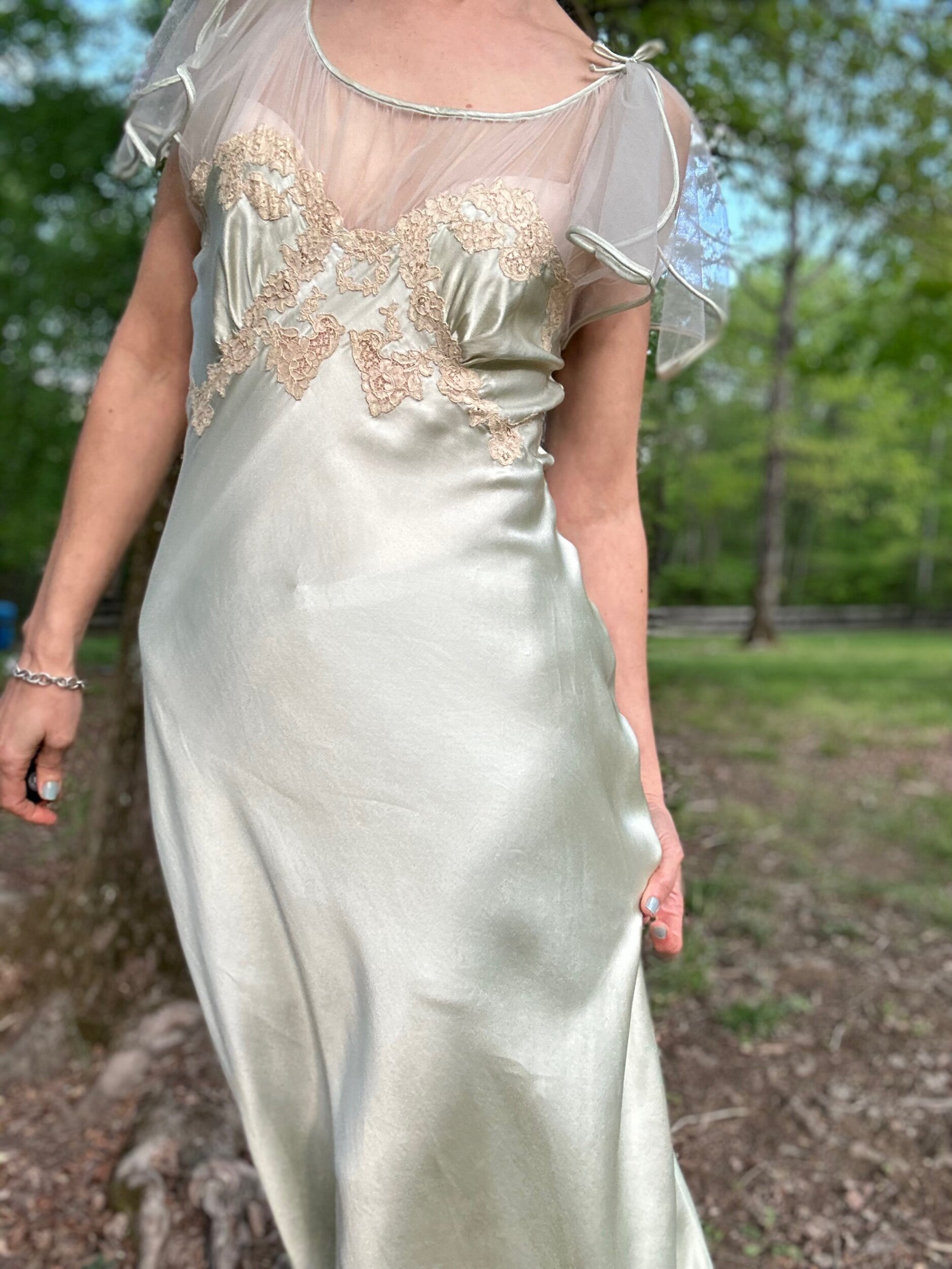 1950s Chevette nightgown