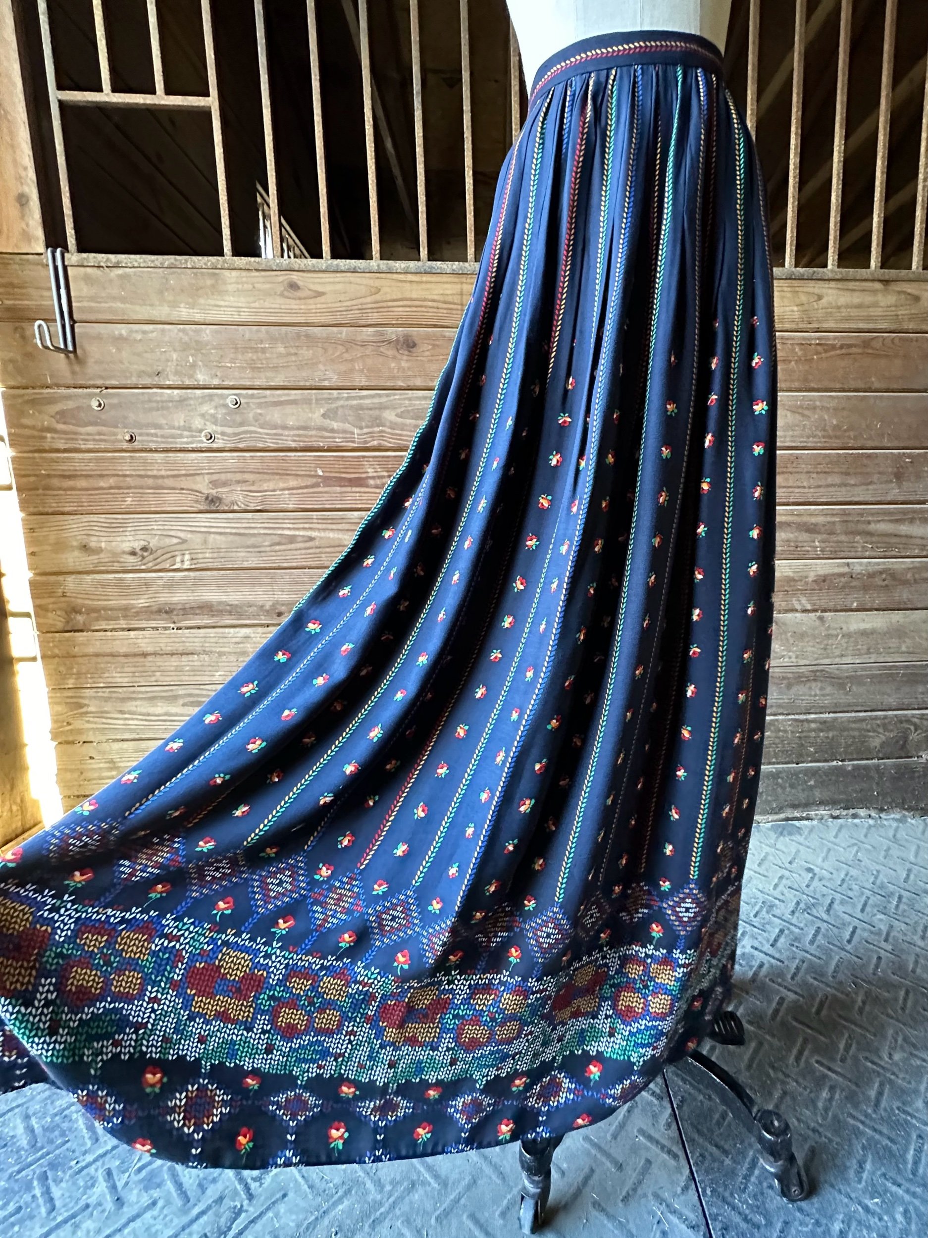 1970s Mollie Parnis Boutique Rayon Challis Maxi Skirt