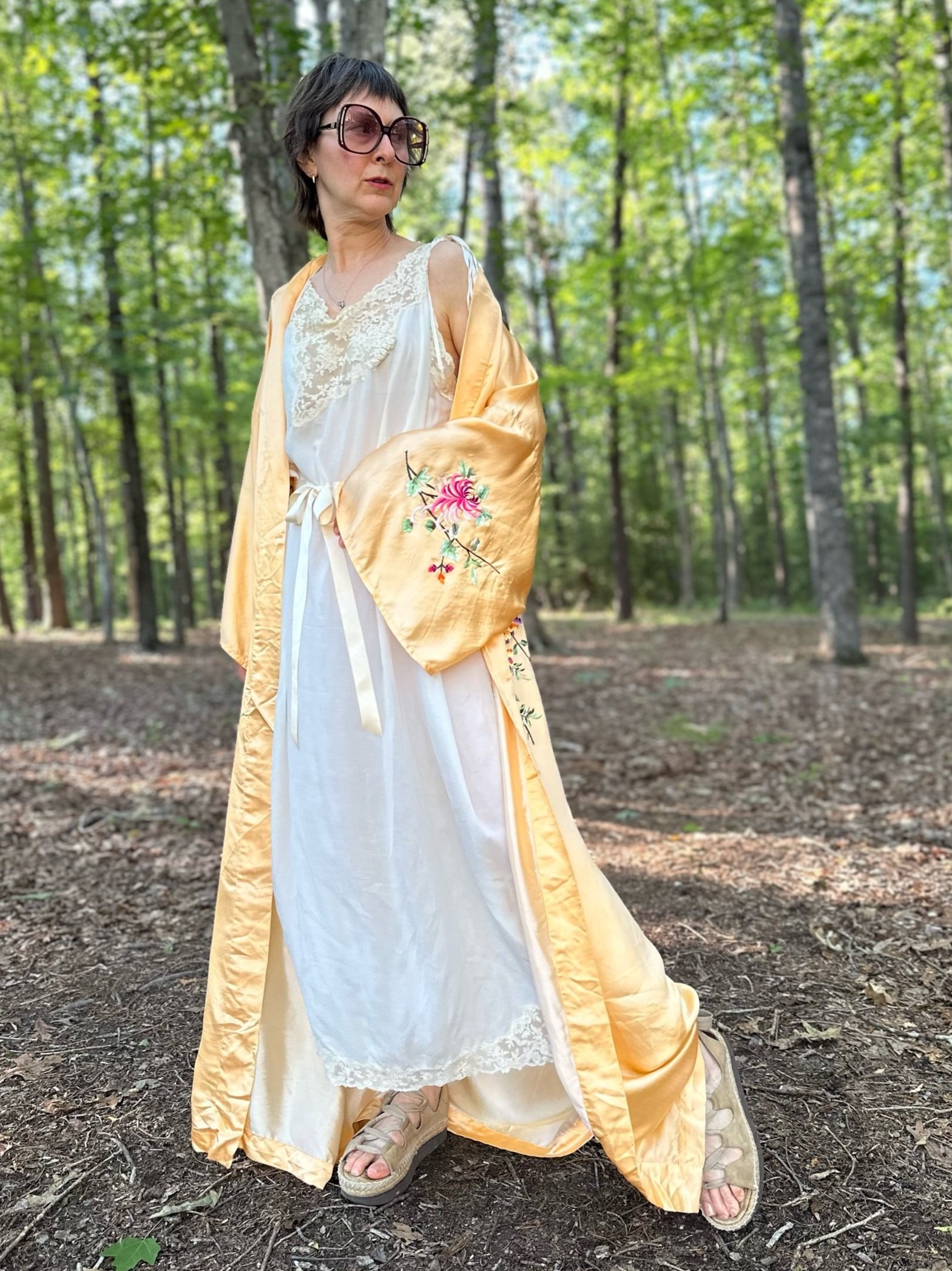 1930s Hand Embroidered Silk Robe