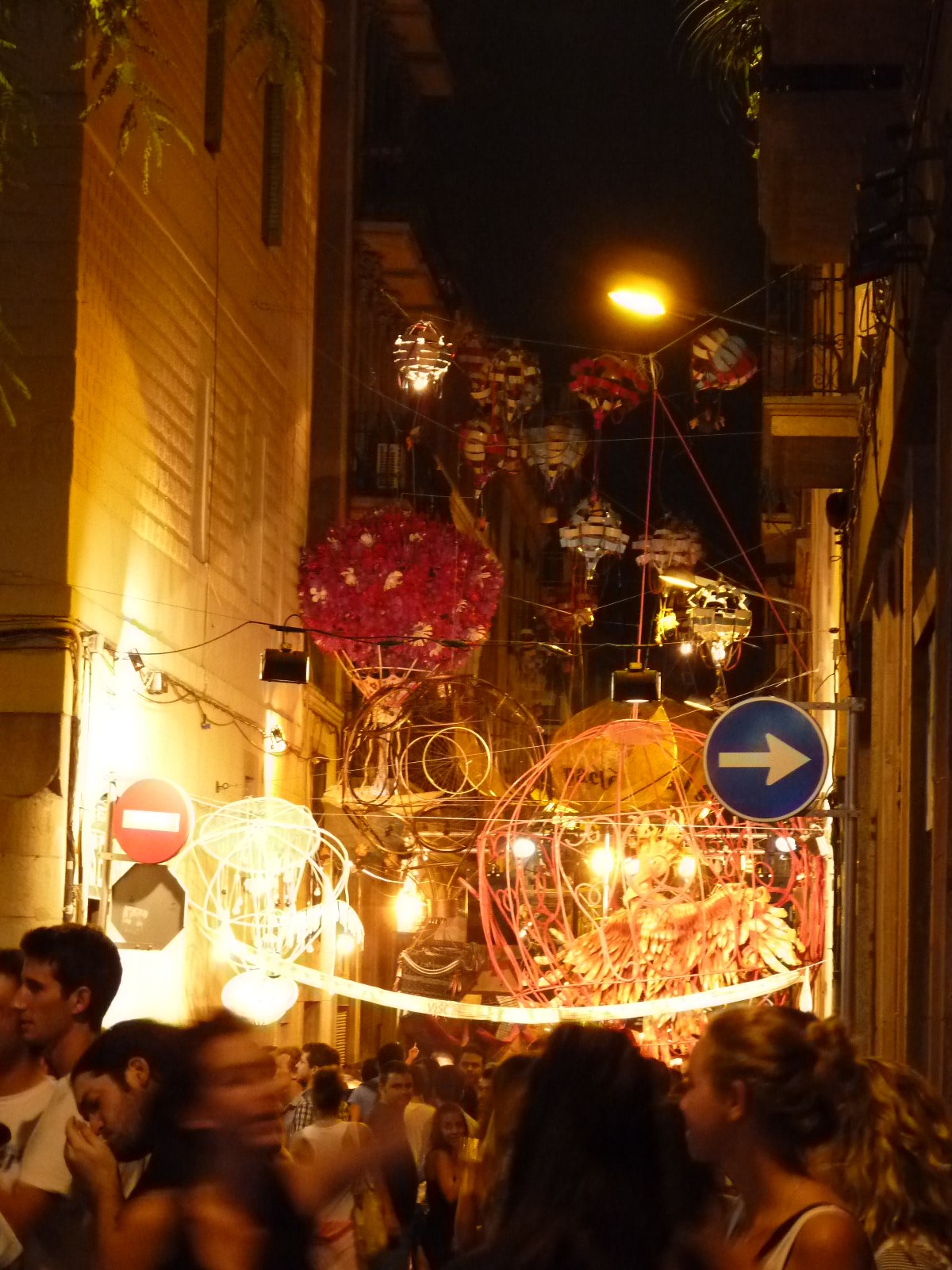 Festival-Gracia-Air-Baloon-Street-e1377425410774.jpg