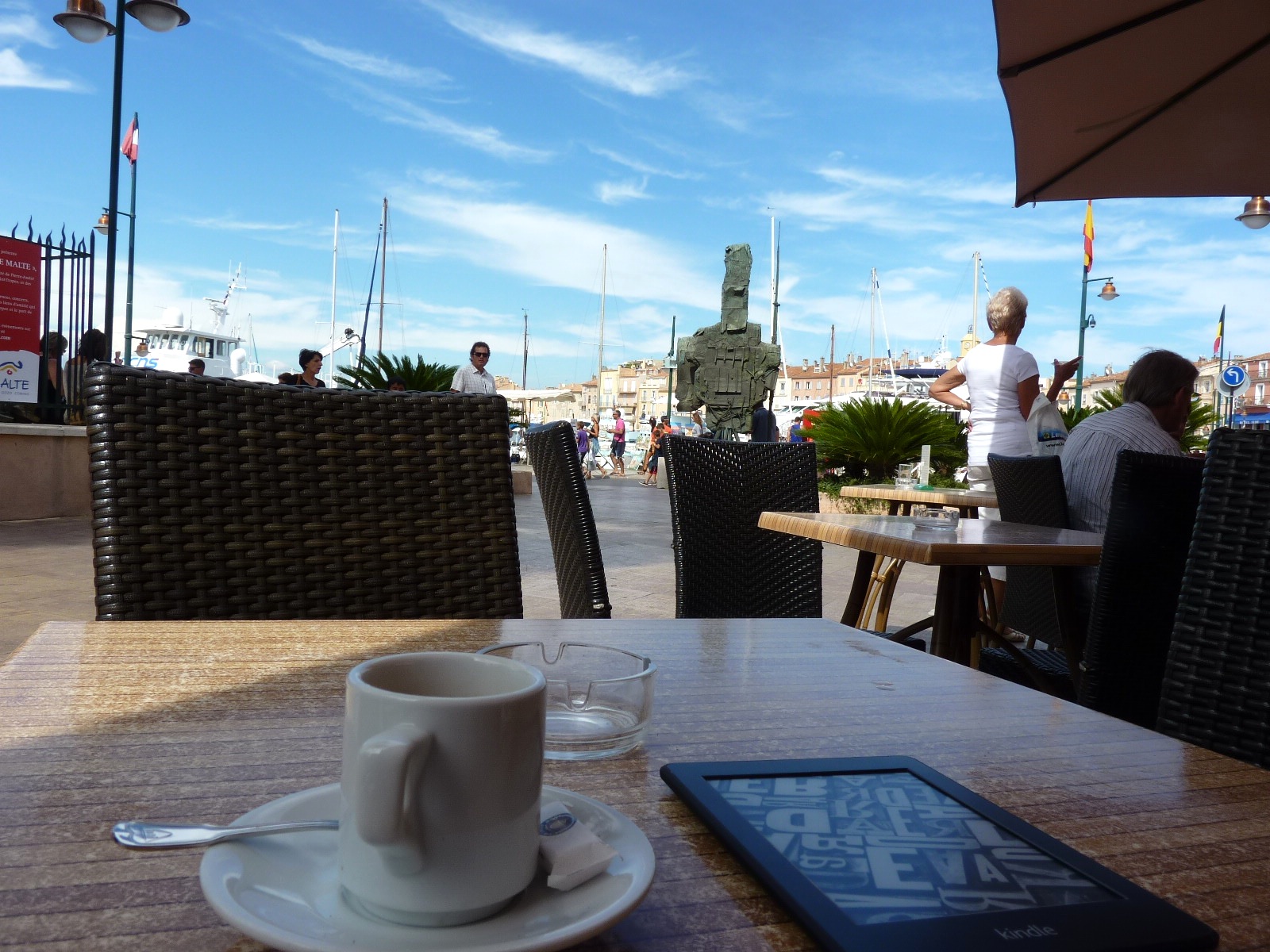 St-Tropez-cafe-on-the-plaza.jpg