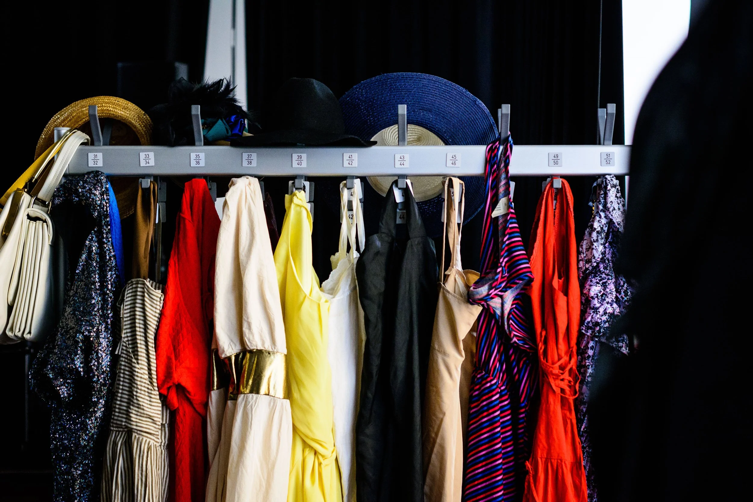 24 TIMELINES PERFORMING (premier)