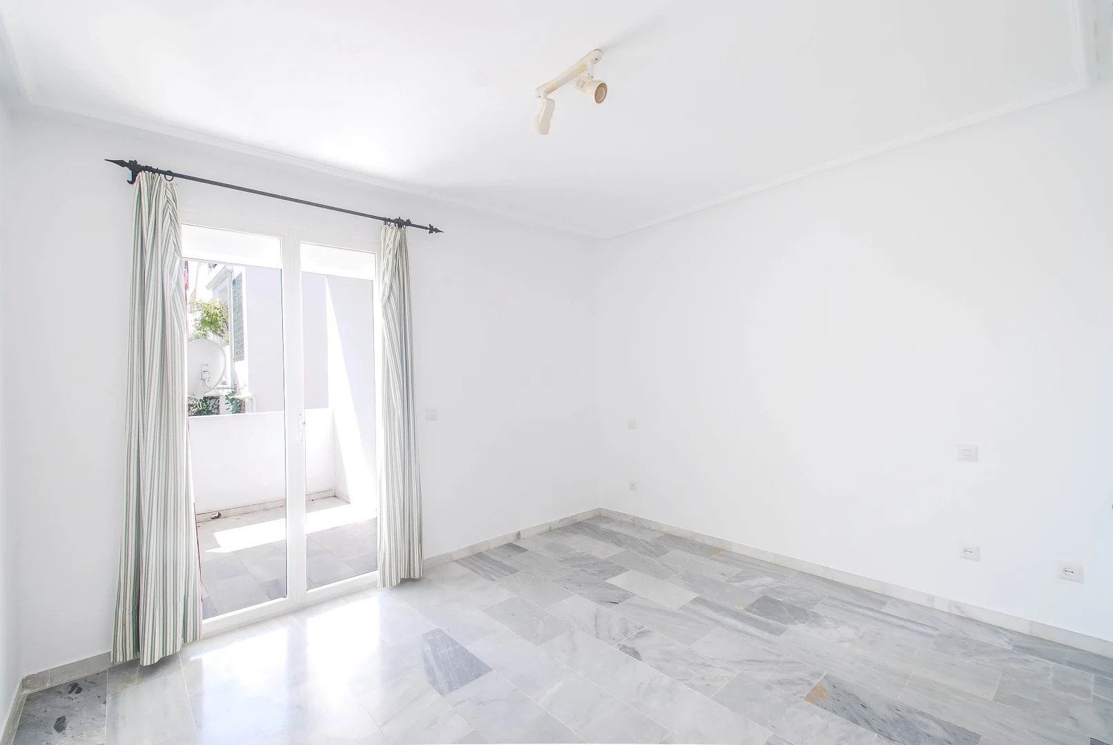 SOLD Apartment Jacarandas de Bel Air Estepona — TOP AGENT ALFONSO LACRUZ REAL ESTATE AND