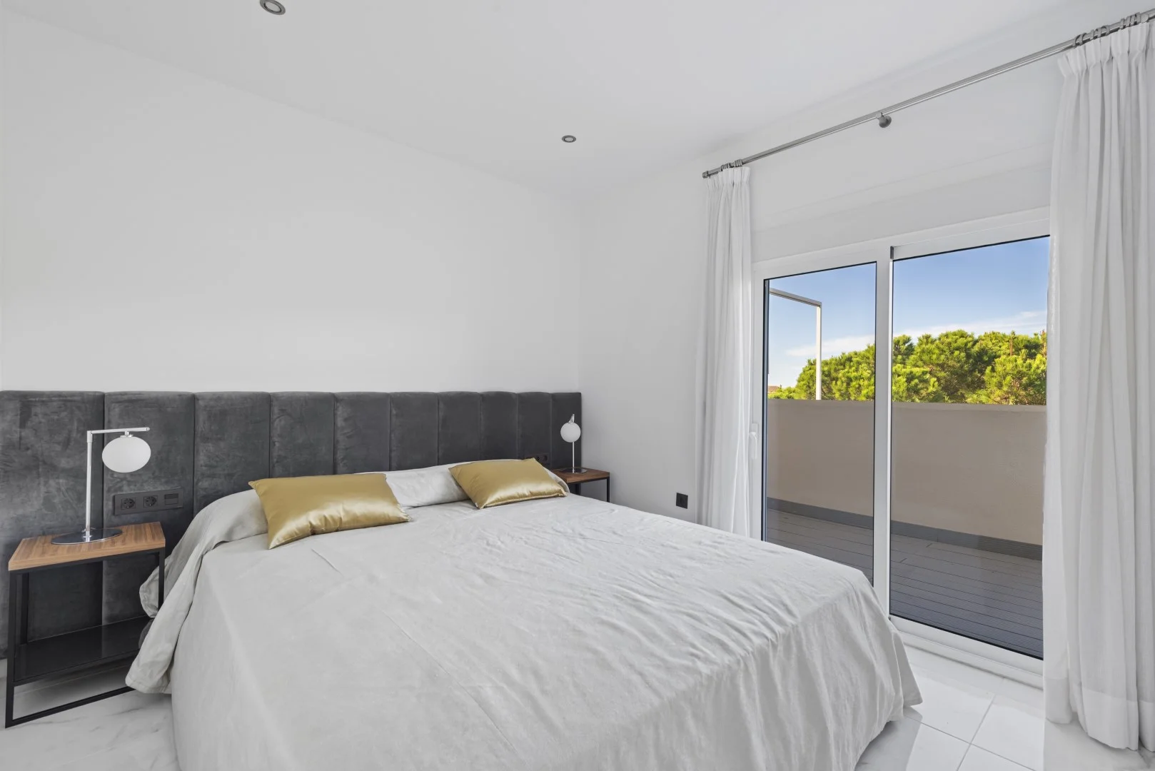 Penthouse Andalucia del Mar — TOP AGENT ALFONSO LACRUZ REAL ESTATE