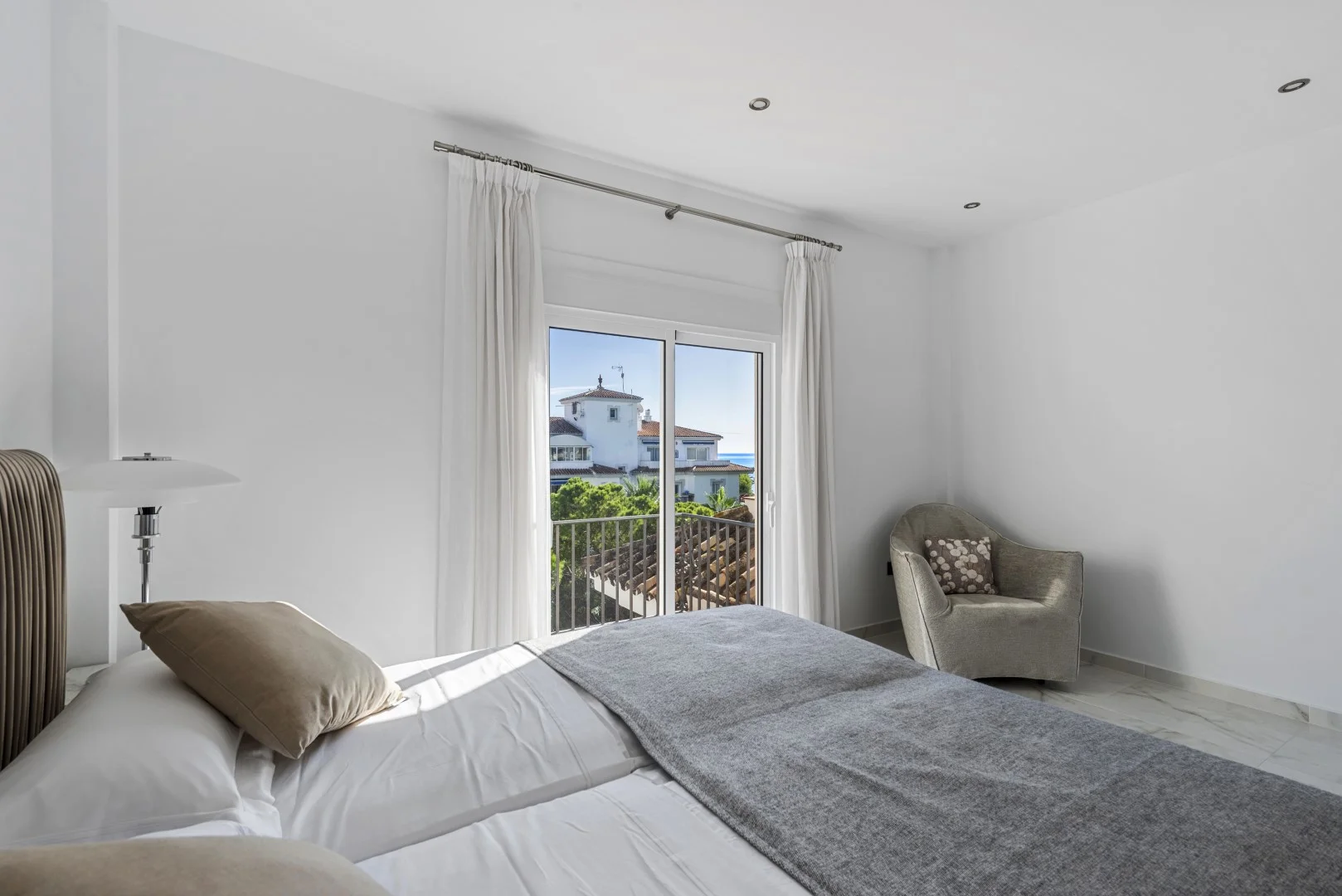Penthouse Andalucia del Mar — TOP AGENT ALFONSO LACRUZ REAL ESTATE