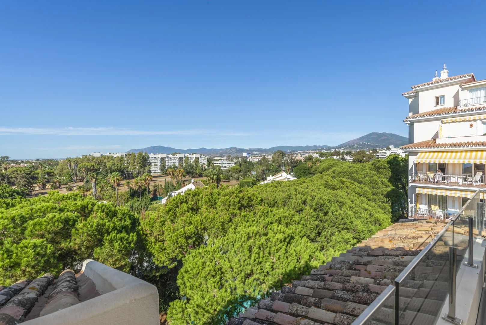Penthouse Andalucia del Mar — TOP AGENT ALFONSO LACRUZ REAL ESTATE