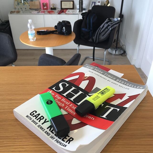 Ley&eacute;ndolo por tercera vez y esta vez con m&aacute;s detalle que las otras dos. &ldquo;No podemos controlar el mercado pero si nuestra reacci&oacute;n al mismo&rdquo;. Seguimos trabajando sin parar!! #kwespa&ntilde;a #kwenmovimiento #kwmarbella