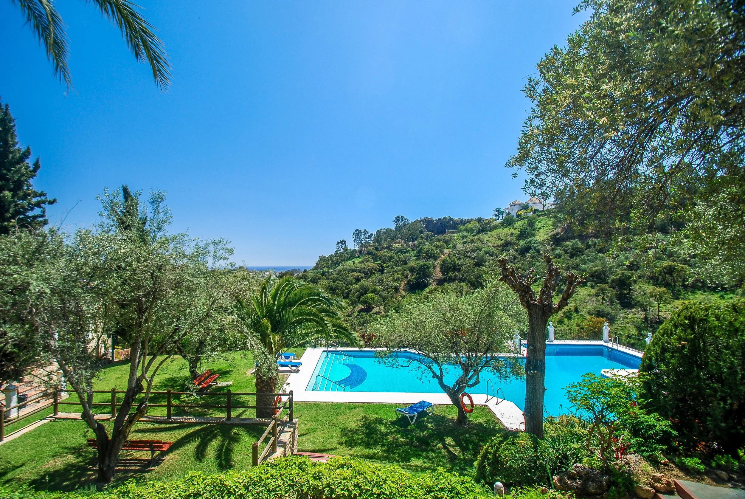 Finca con jardín y piscina