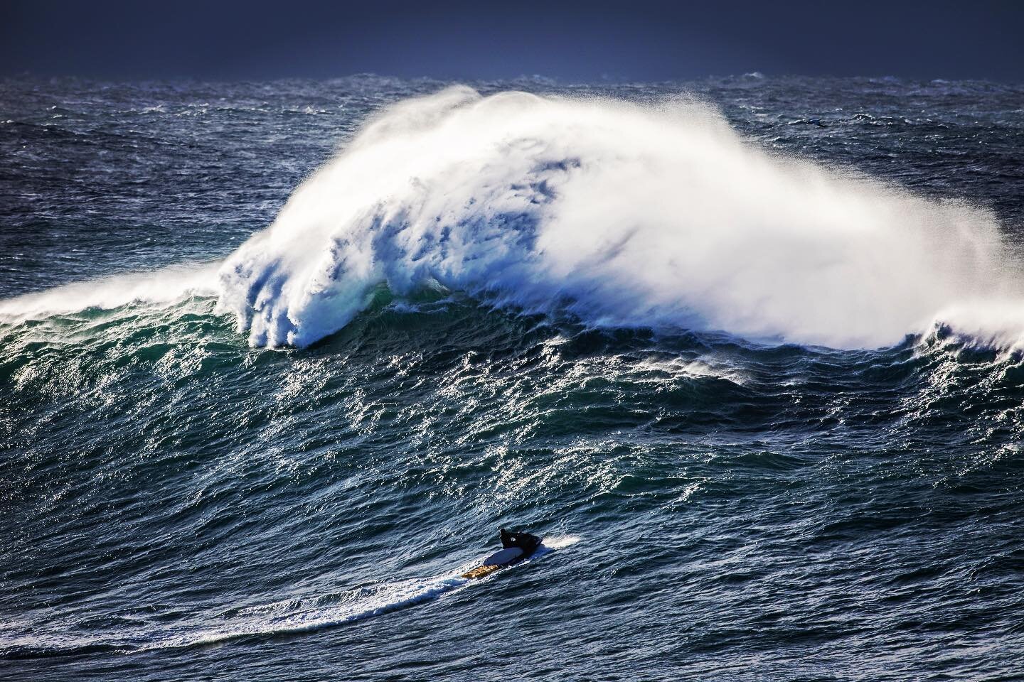 Negotiating a rogue set at Wedding Cake Island. 8.5.23
.
.
.
.
.
@canonaustralia #weddingcakeisland #coogee @surfline_aus #surfing #sydney @sunburntmess.surf @surfersjournal #swell #australia @photokingprolab #surfinglife #ocean #swell @surfersjourna