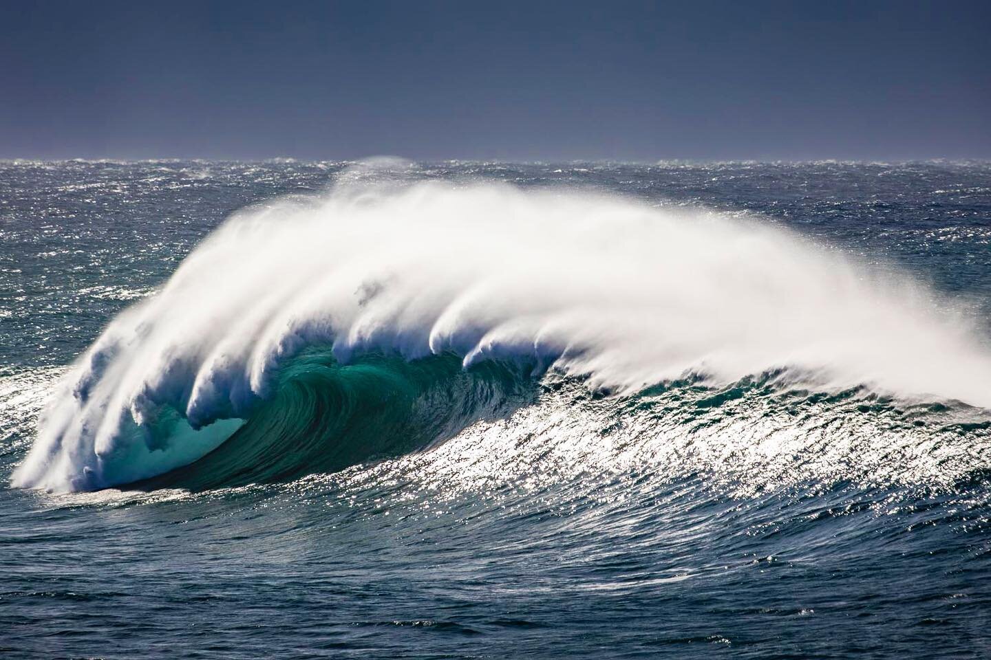 A strange rogue set with multiple lips breaking way outside at Wedding Cake Island. 8.5.23
.
.
.
.
.
@canonaustralia #weddingcakeisland #coogee @surfline_aus #surfing #sydney @sunburntmess.surf @surfersjournal #swell #australia @photokingprolab #surf