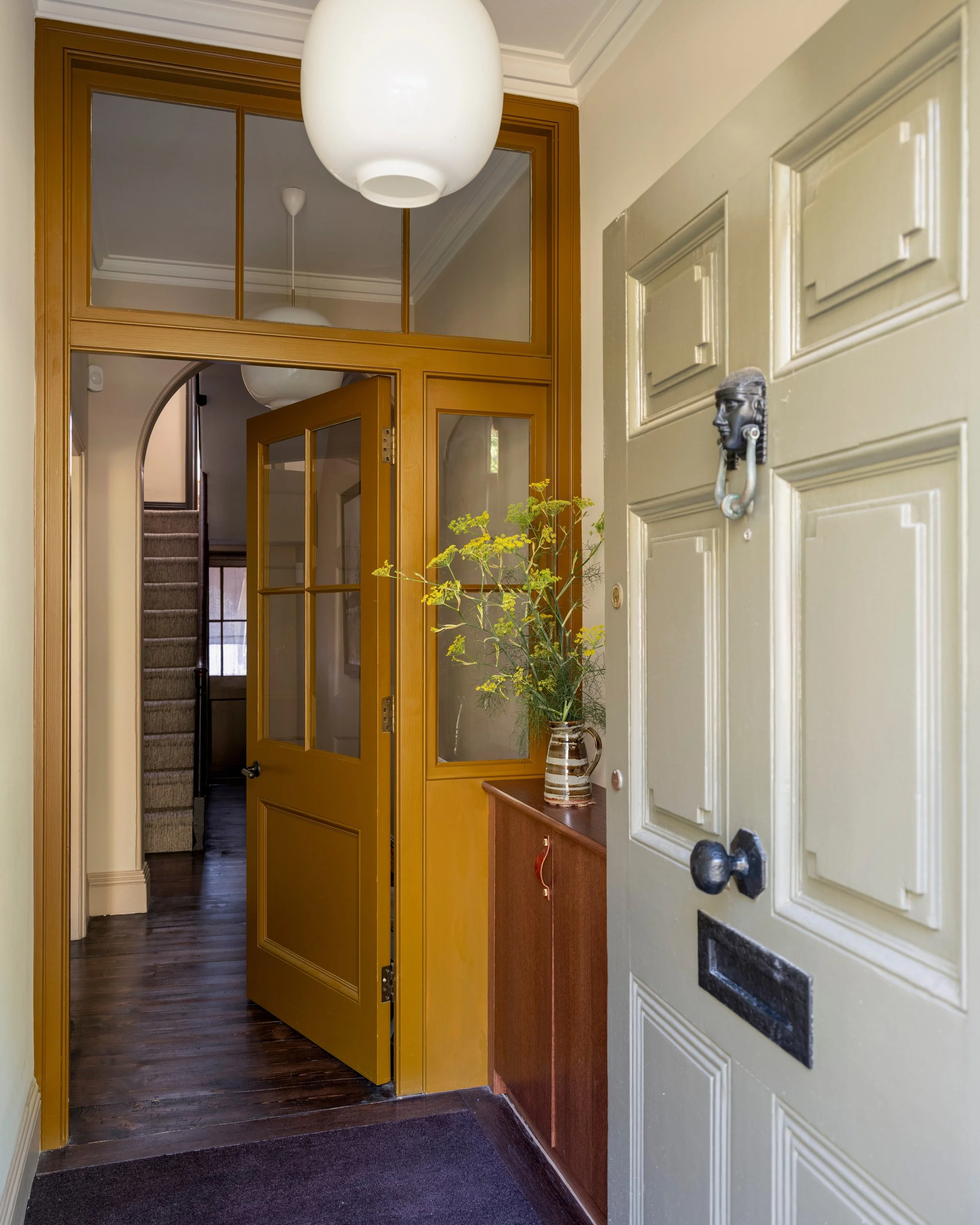 A look back at this Georgian townhouse in Bristol, which we completed a couple of years ago.

With our clients moving into a new chapter of their lives in Clifton, this project required a balanced combination of their modern taste while acknowledging