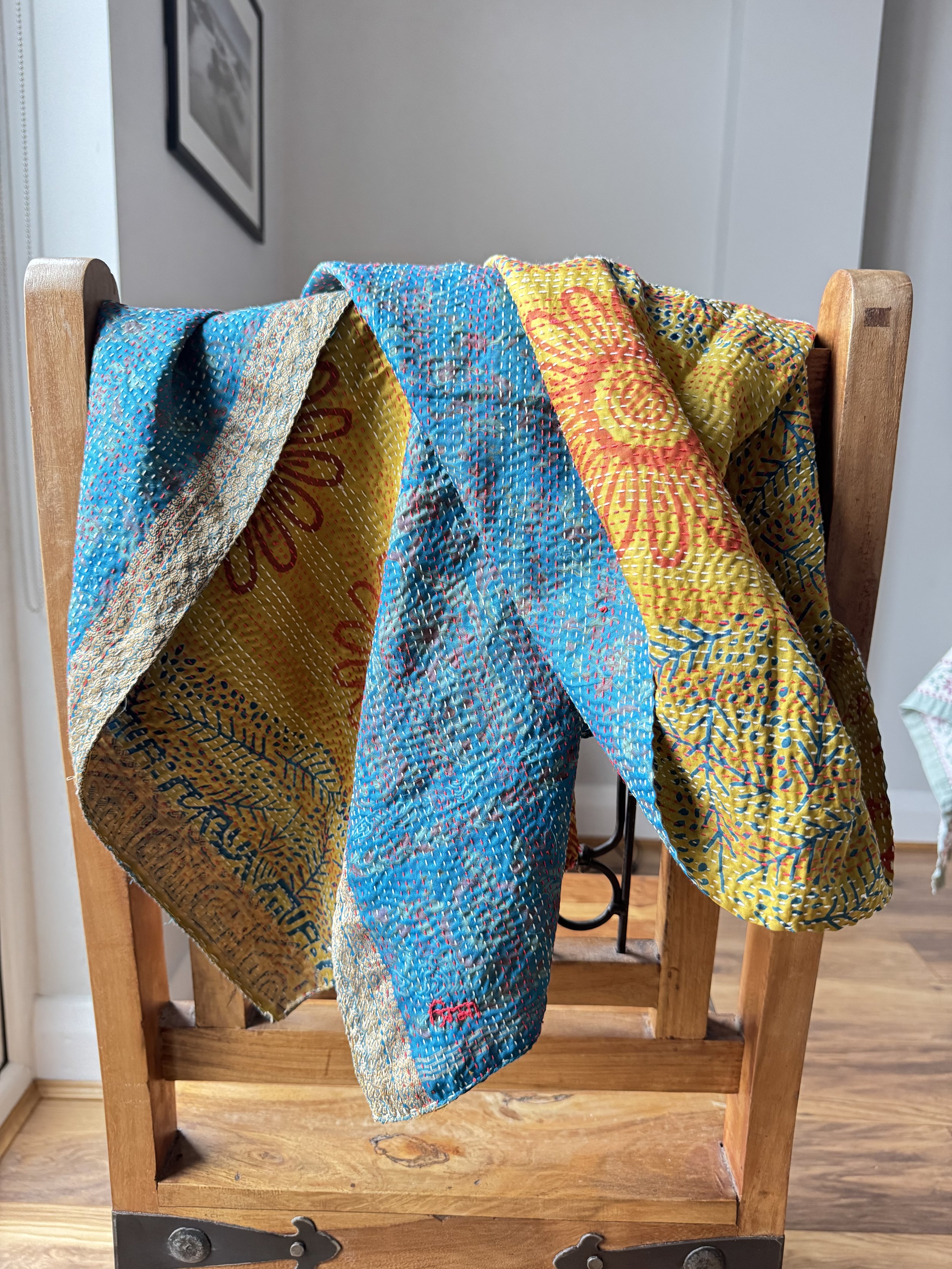 colourful-summer-scarf-blue-yellow.png