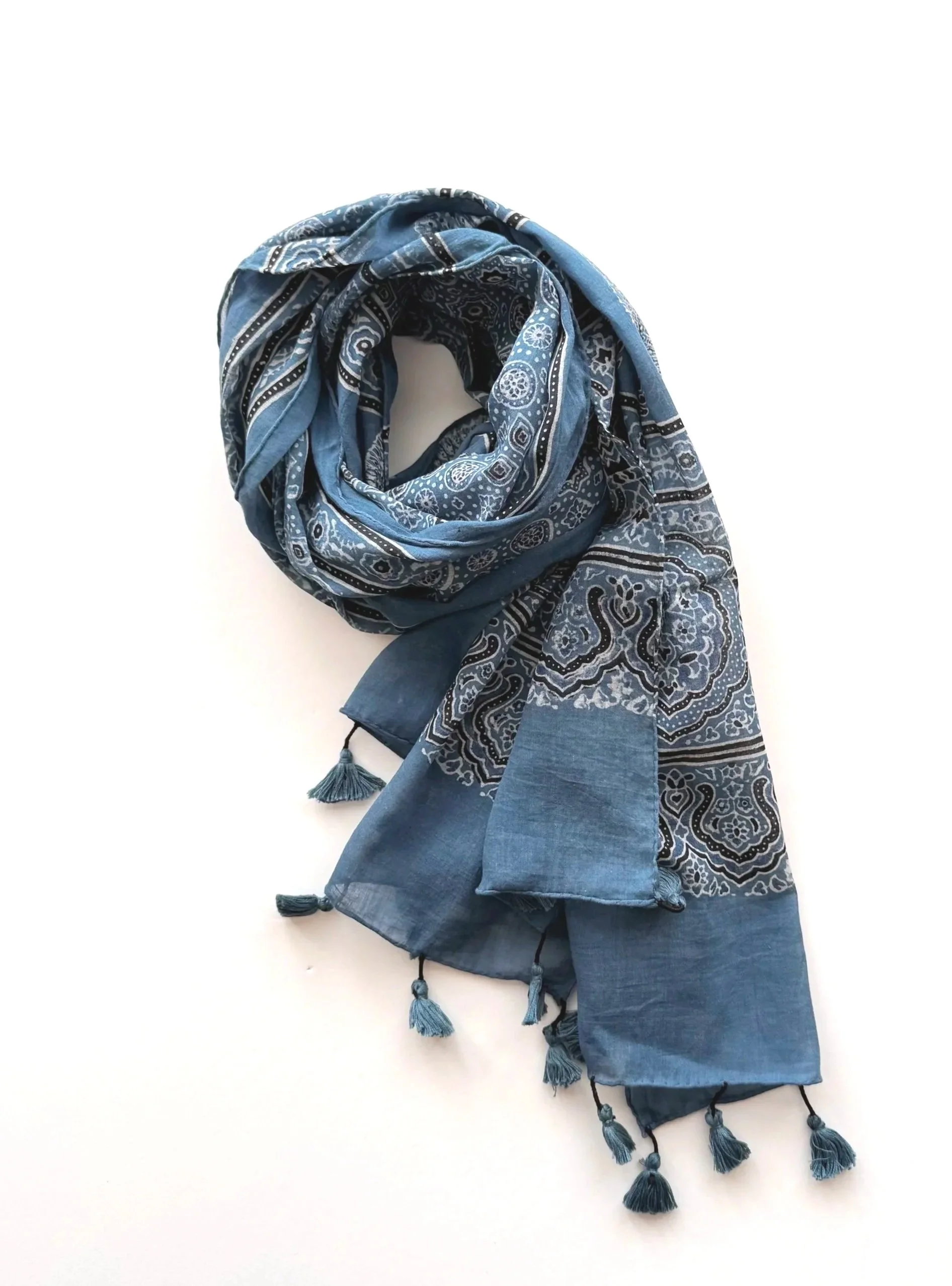 handcrafted-Ajrakh-scarf.jpg