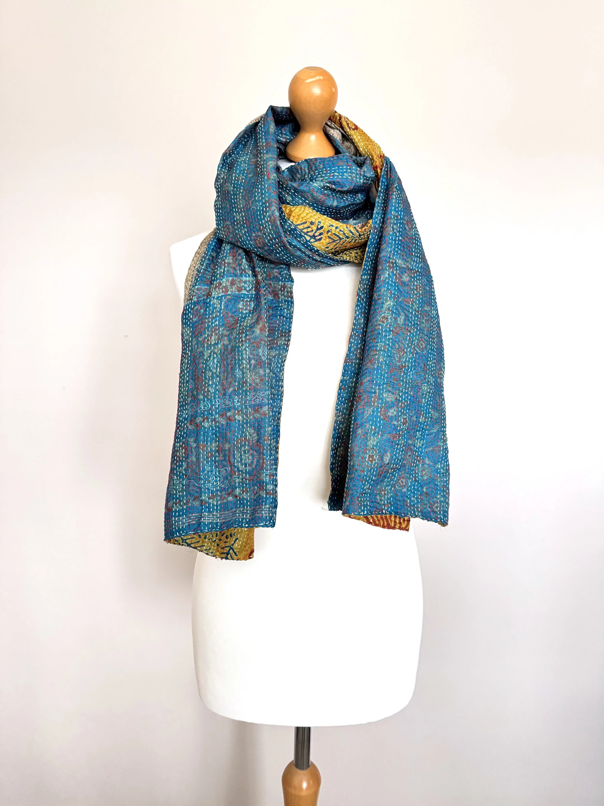 blue-floral-kantha-sari-scarf.png..jpeg