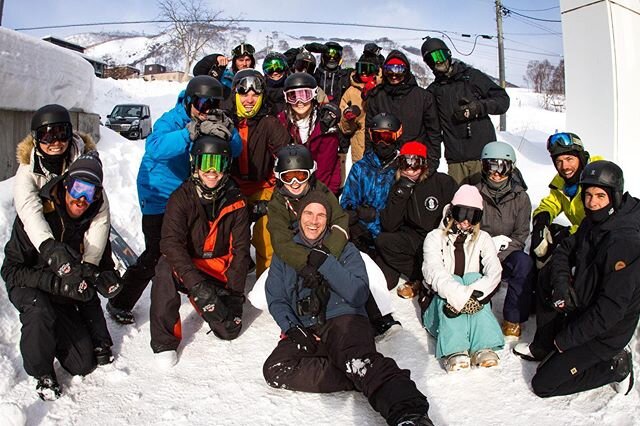 Day 5 with week 1 is done and dusted.! Froth levels were at the highest all week after another hike up the peak to score sunny ☀️ fresh powder ❄️ check out all these big grins 😁😁😁😁 #peoplecamps #peoplecamps2020