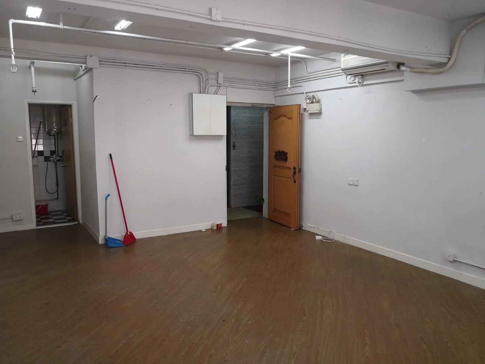 ee73baee-53f4-4428-8232-711171dc1819.jpg