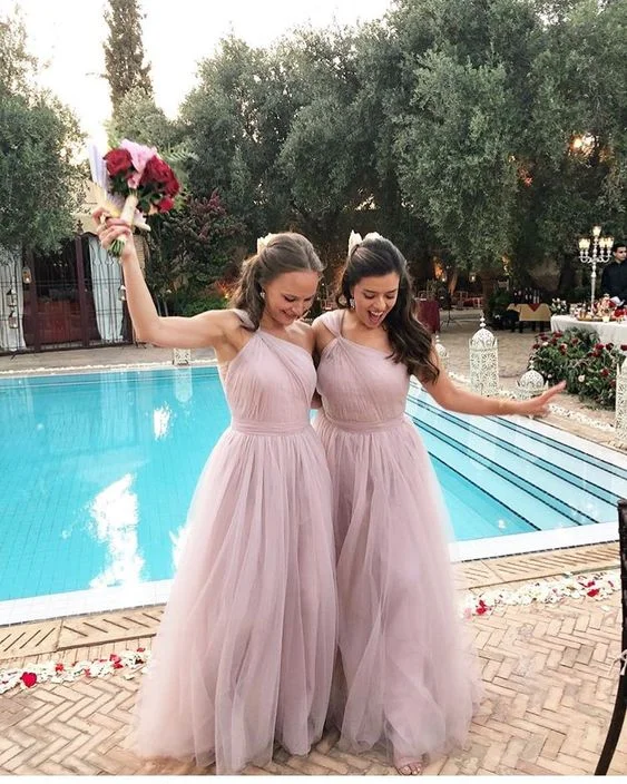 Alice's spectacular Moroccan wedding with her best girls wearing Luna in Smoked Orchid.