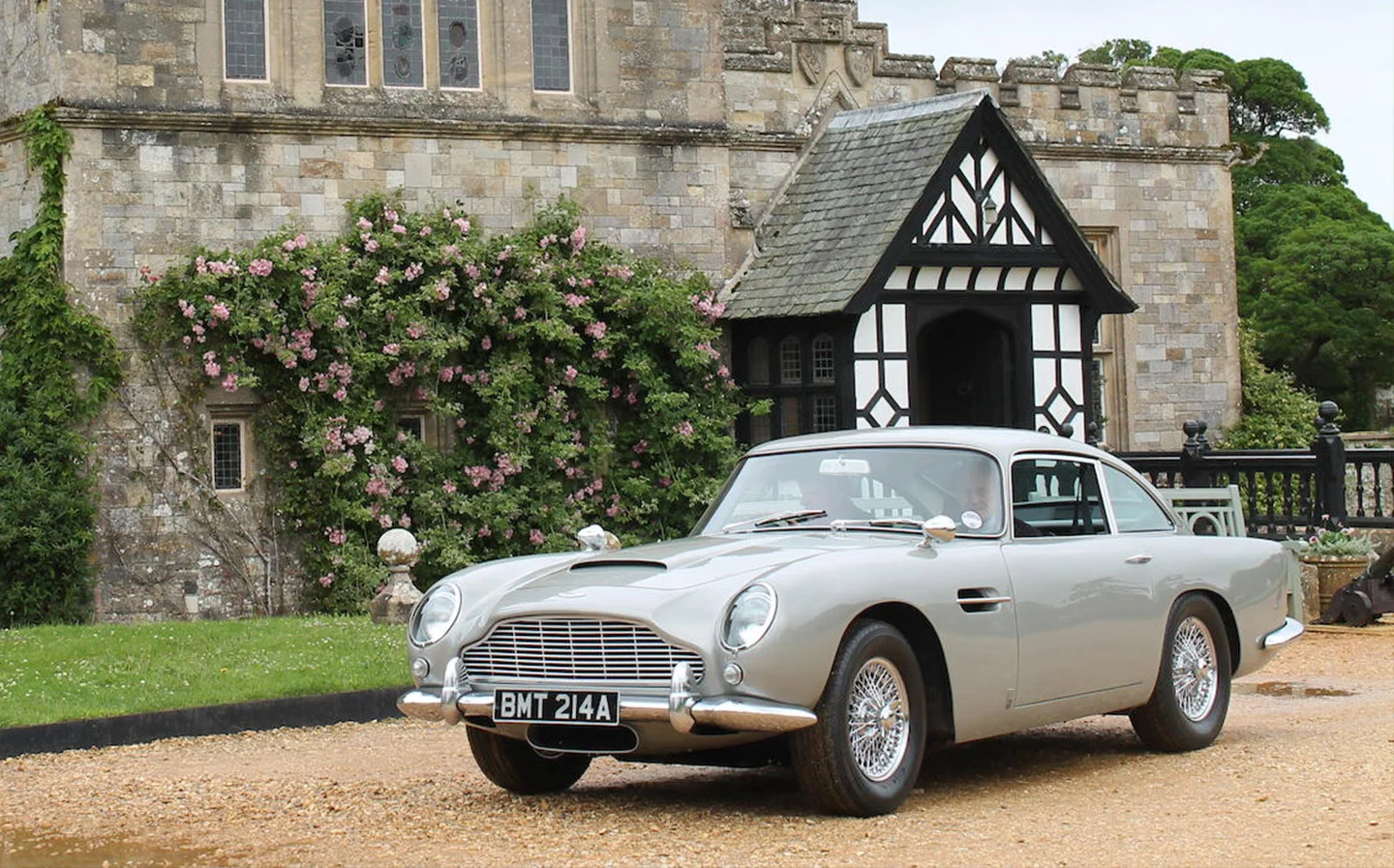 Aston Martin DB5 3.jpg