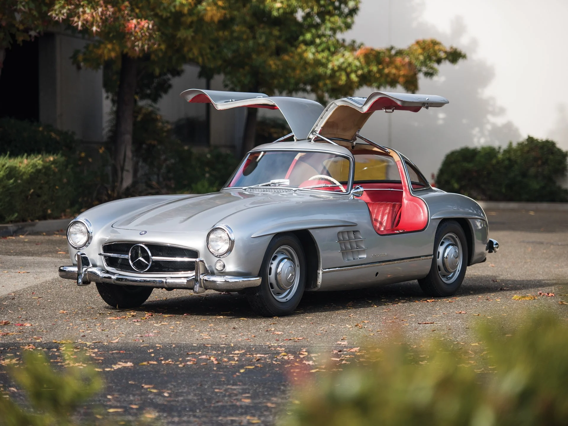 Mercedes Benz 300SL 2.jpg