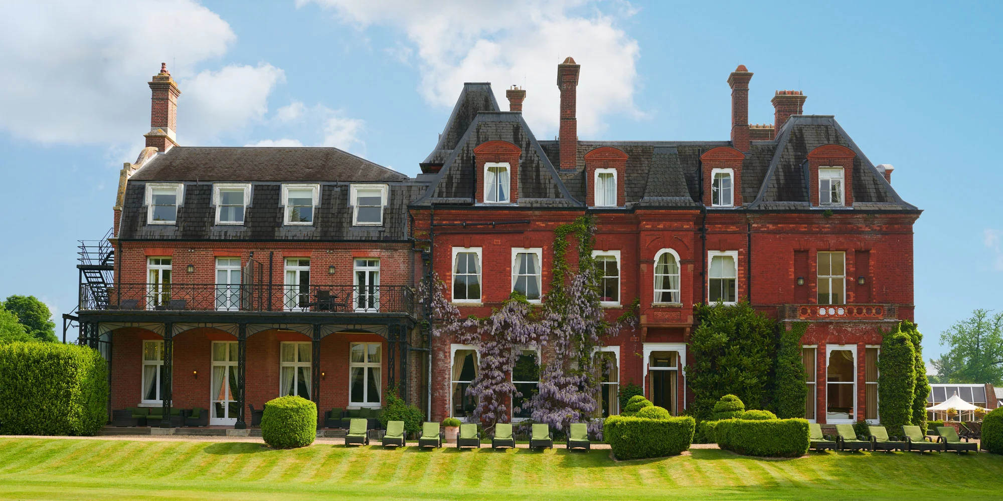 Champneys_Tring_Exterior_Bi.jpg