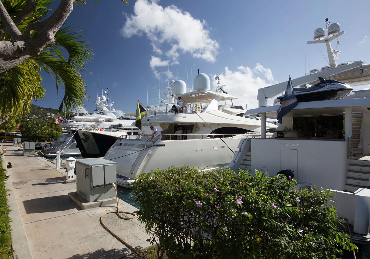 Bacchus-Luxury-Yacht-Gallery-11.jpg