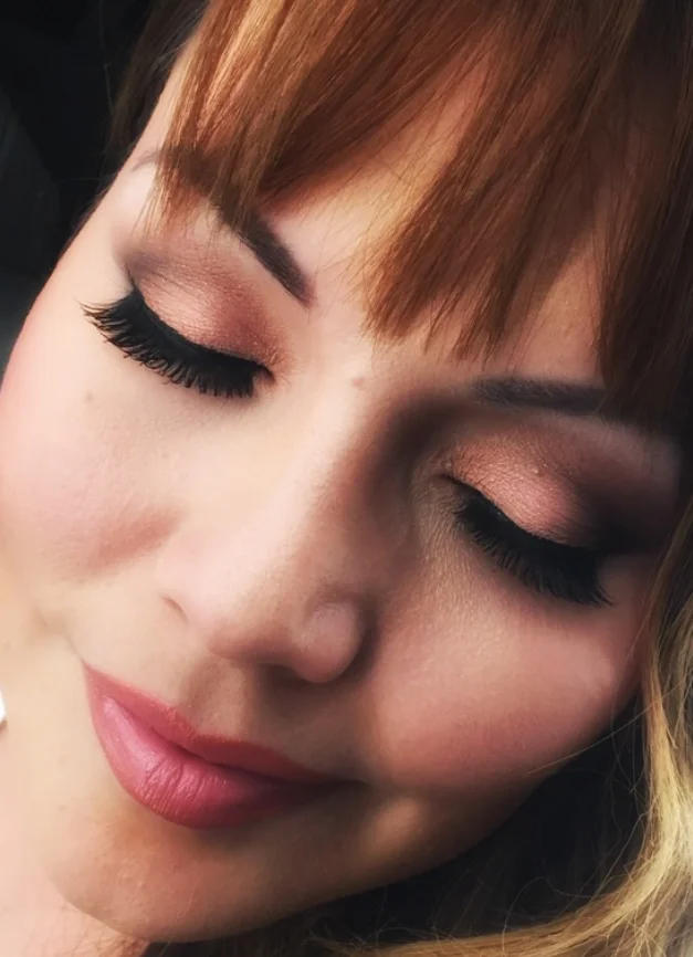 Captivate with the perfect makeup application designed just for you. 