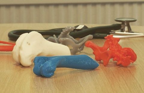 3D printing of bones #veterinaryschool #surgicaltechnology #3dprinting @makerbot