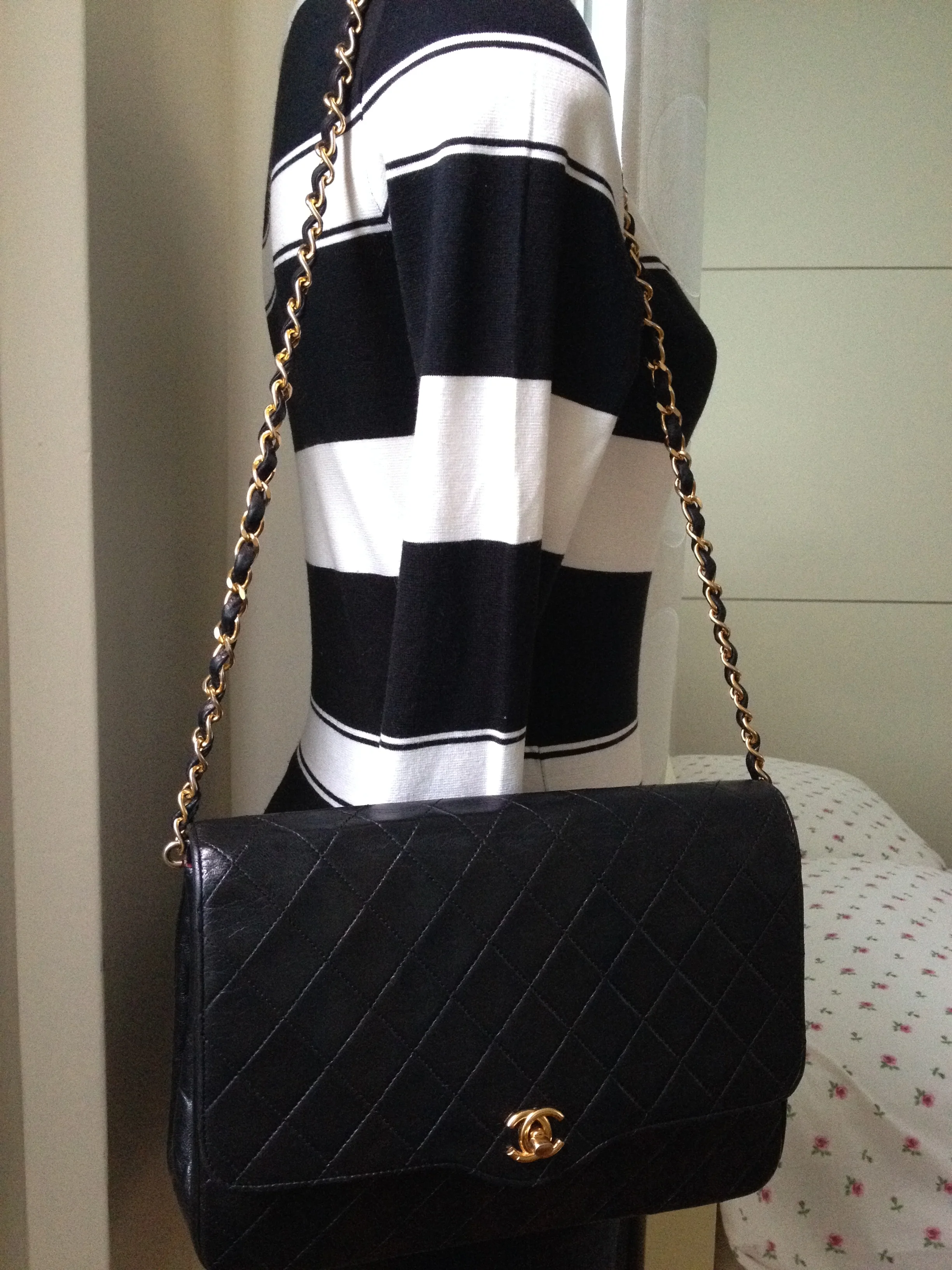 side-chanel-bag.jpg