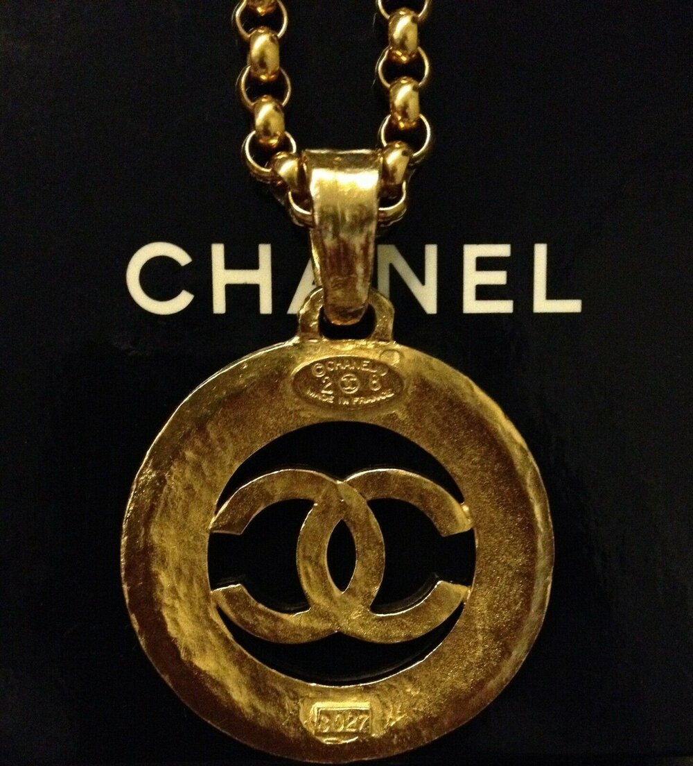 CHANEL PARIS Vintage XL Big CC Pendant 24k Gold Single Double Chain  Necklace - My Dreamz Closet