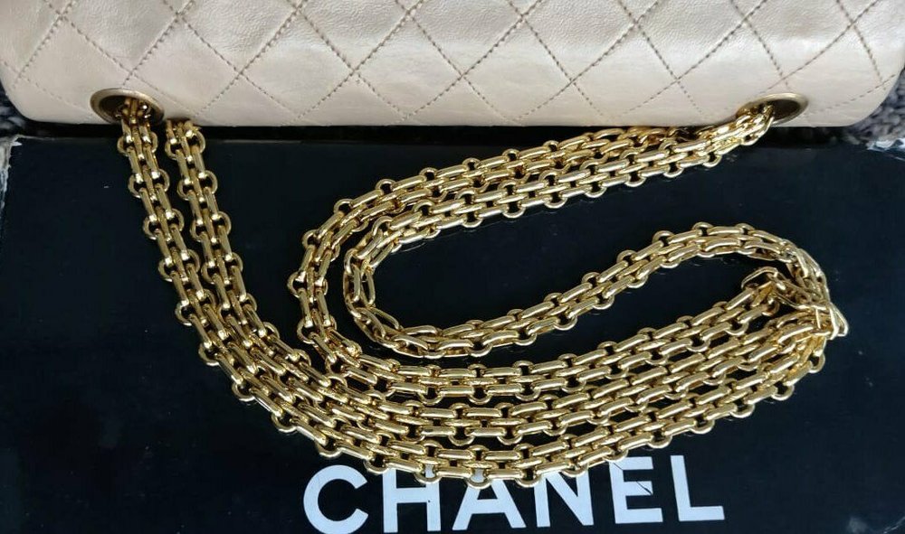CHANEL Classic Vintage Beige Lambskin 24K Gold Reissue Chain Double Flap M  Bag - My Dreamz Closet