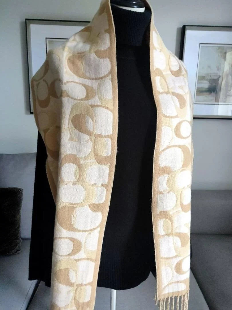 coach_reversible_wool_scarf_1659424125_f0ab2969_progressive.jfif
