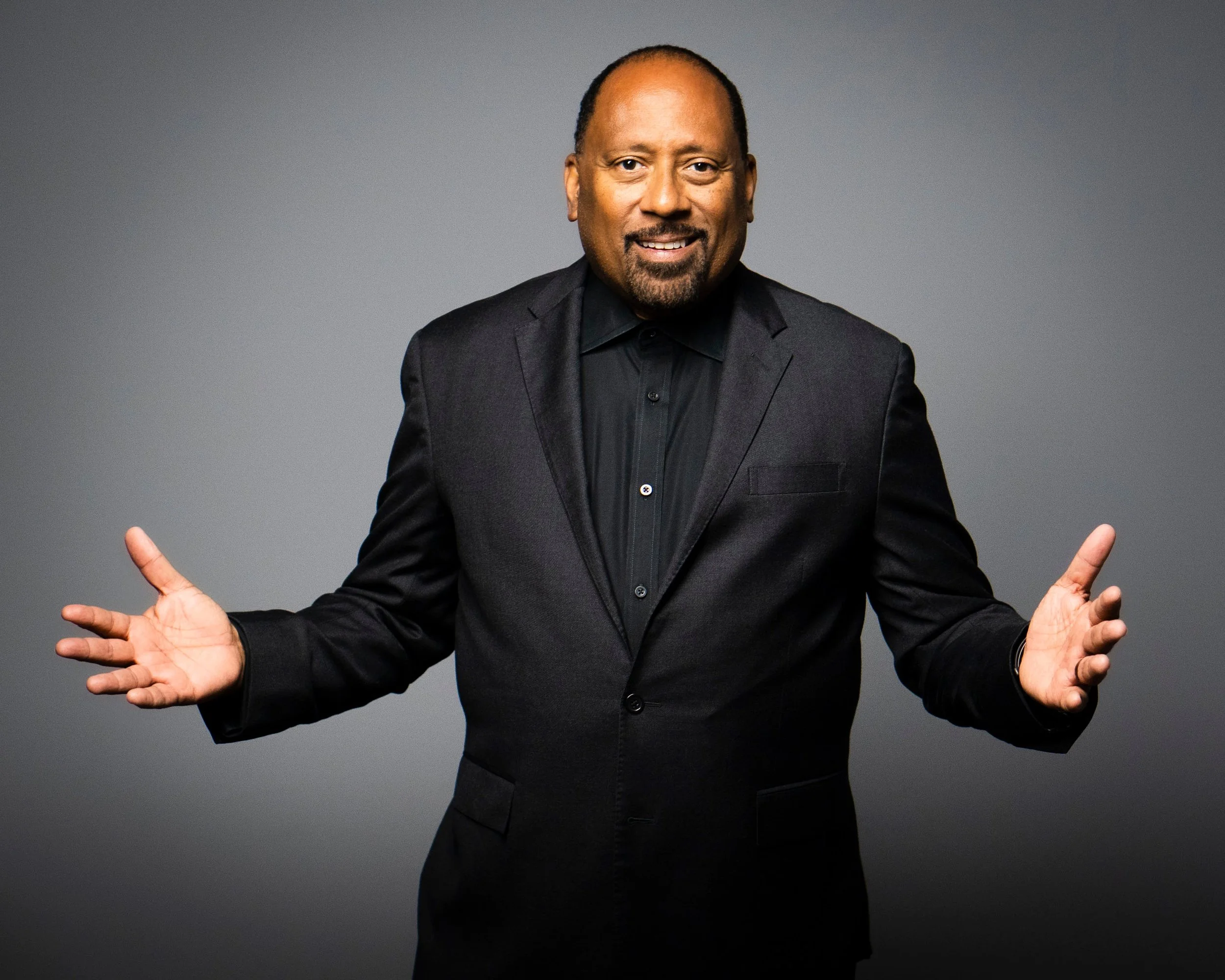 frank-ski-headshot-06-aoagwllc-talent-2026.JPEG