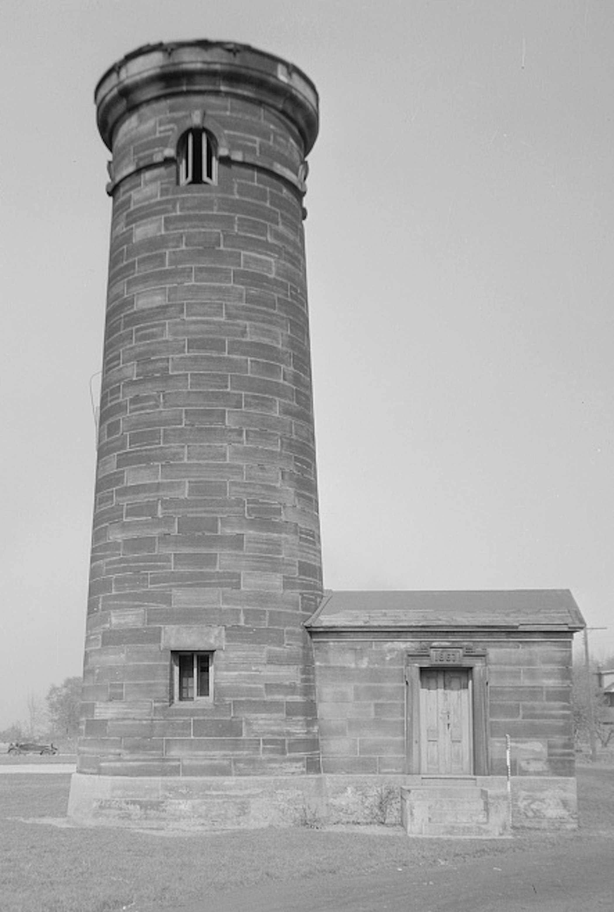 ERieLandLighthouse.jpg