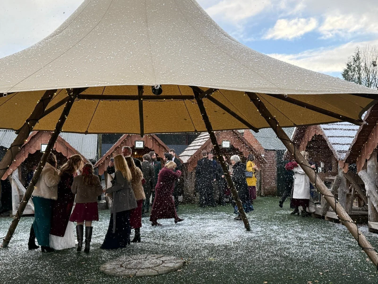 The snow machine made Cliona &amp; Nathan’s Winter Wedding  trully magical - Stanford Farm