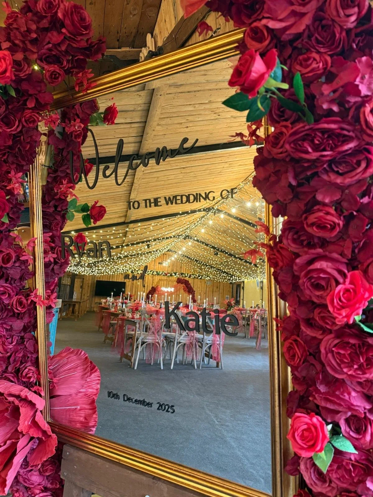 Katie &amp; Ryan’s Festive December Wedding at Stanford Farm