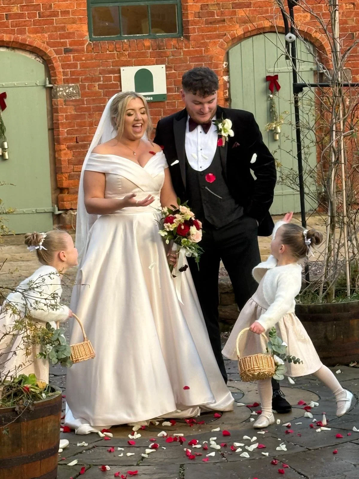 Katie &amp; Ryan’s Festive December Wedding at Stanford Farm