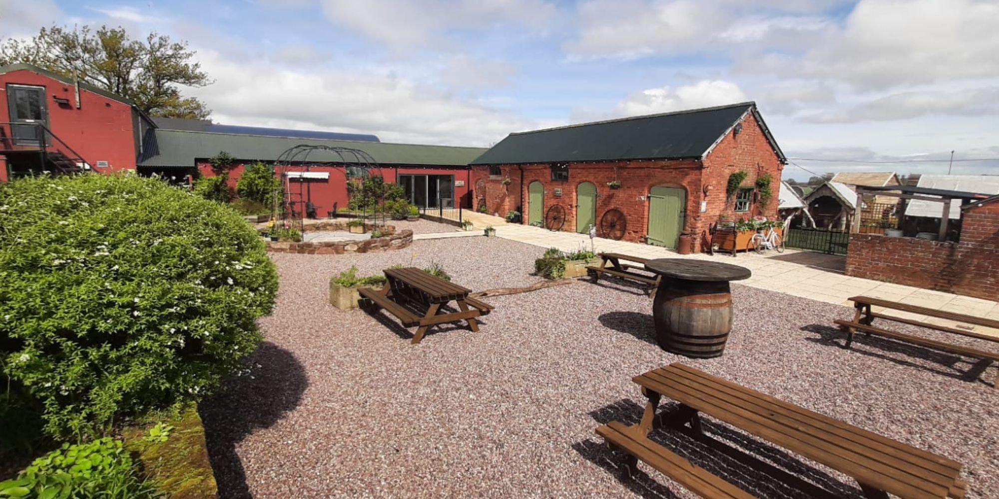 the courtyard at stanford farm wedding venue.jpg