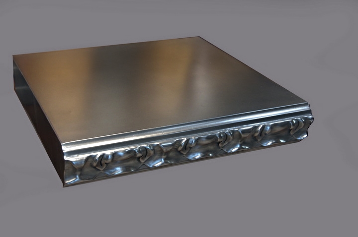 Zinc Acanthus Metal Edge Detail