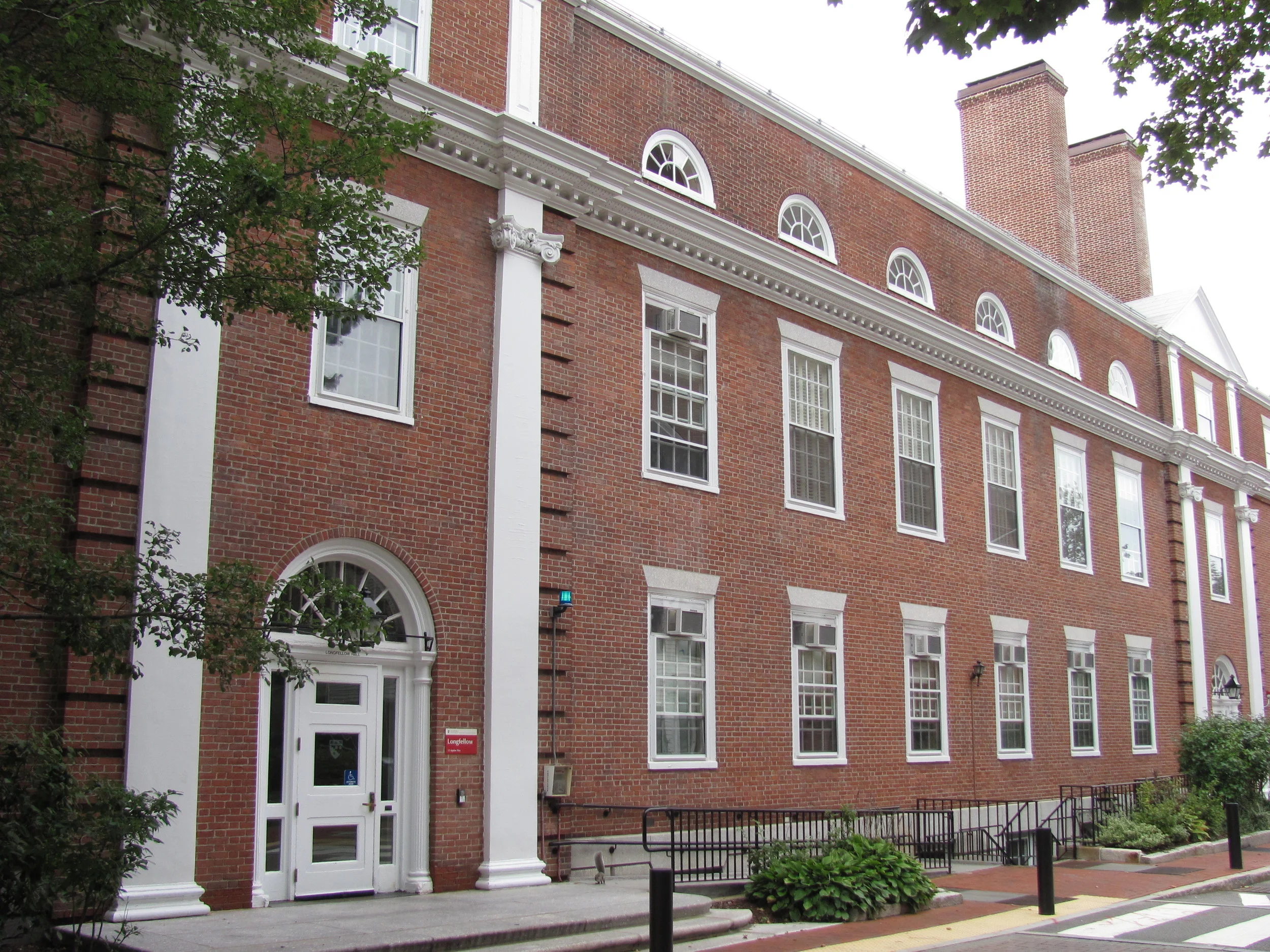 Longfellow_Hall,_Harvard_University,_Cambridge_MA.jpg