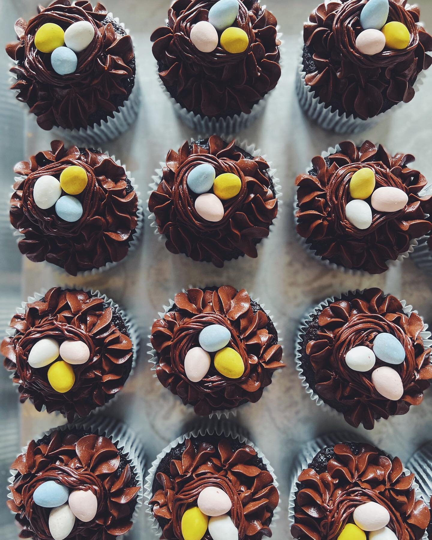 We have a jam packed schedule for tonight&rsquo;s big Easter bake&hellip;.excited to see you all in the morning and feed ya&rsquo;ll some delicious goodies! 😋😋 Here are a few friendly reminders for tomorrow - if you placed an online order for picku