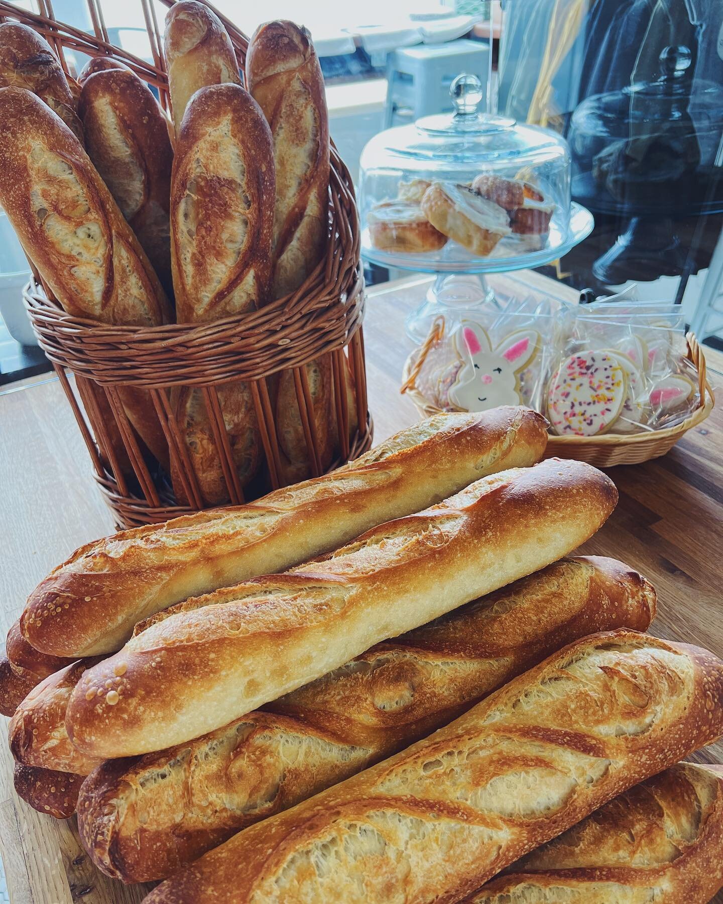 Made a little more baguettes than what we needed for lunch service&hellip;they&rsquo;re still hot outta the oven and shop&rsquo;s open til 3p so come grab some! 🥖🥖🥖