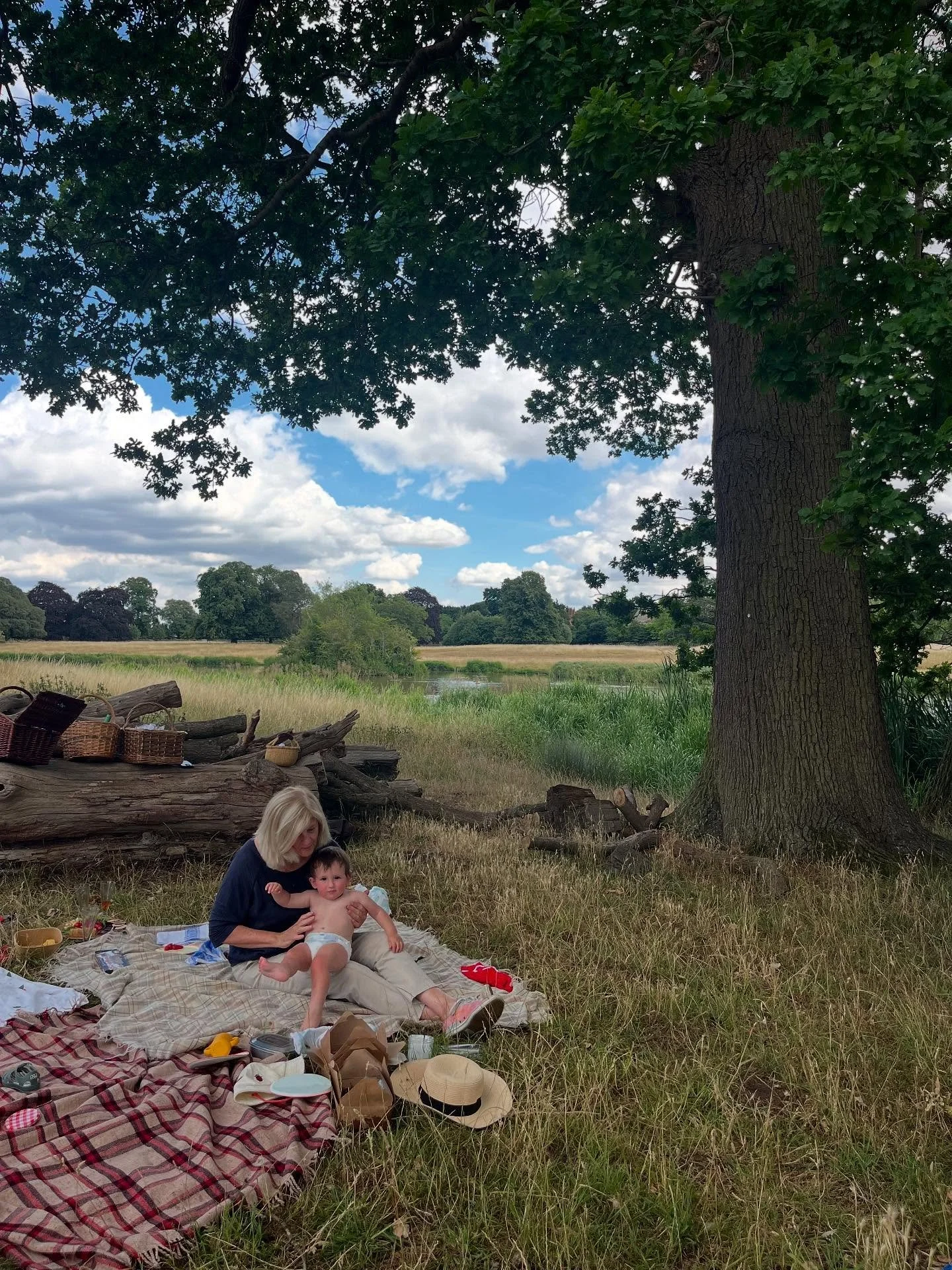 July 🤍. 

1. Idyllic England
2. Back to the Sydney grind (lol) 
3. Bonnet 🫶🏽
4. Bonnet &amp; beach babies 
5. Back in the Byron clinic
6. Nice drives home
7. Nice ways to end the day
8. Original baby no.1 🐒