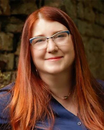Jenn Lyons 400x500,100ppi.jpg
