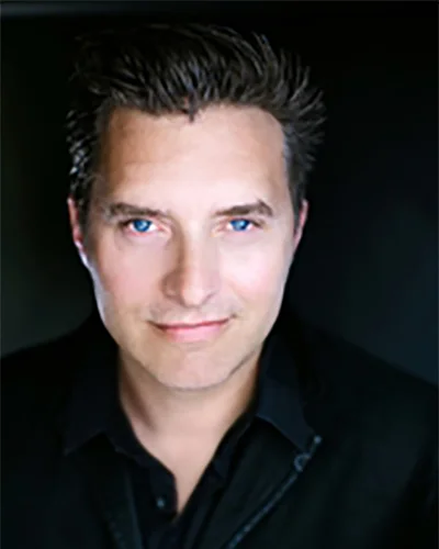 Shane Kuhn 400x500,100ppi.jpg