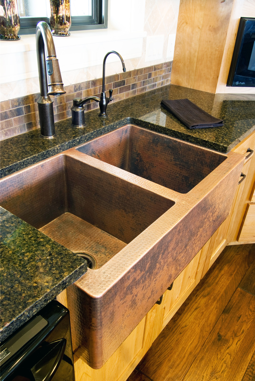 Granitecopper-sink.jpg
