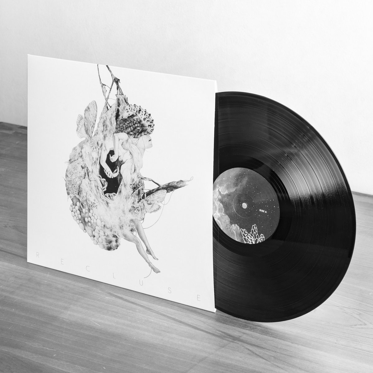 recluse art created for singaporean producer intriguant's debut album, 'recluse'. intriguant is a singapore-based electronic music producer and dj. inspired by the human perception of environments, he uses textural sounds recorded through the years, backing them with syncopated beats, fusing the physical with the spiritual. buy music: syndicatesg.bandcamp.com/album/recluse facebook / instagram / soundcloud / bandcamp pencil on paper december 2015