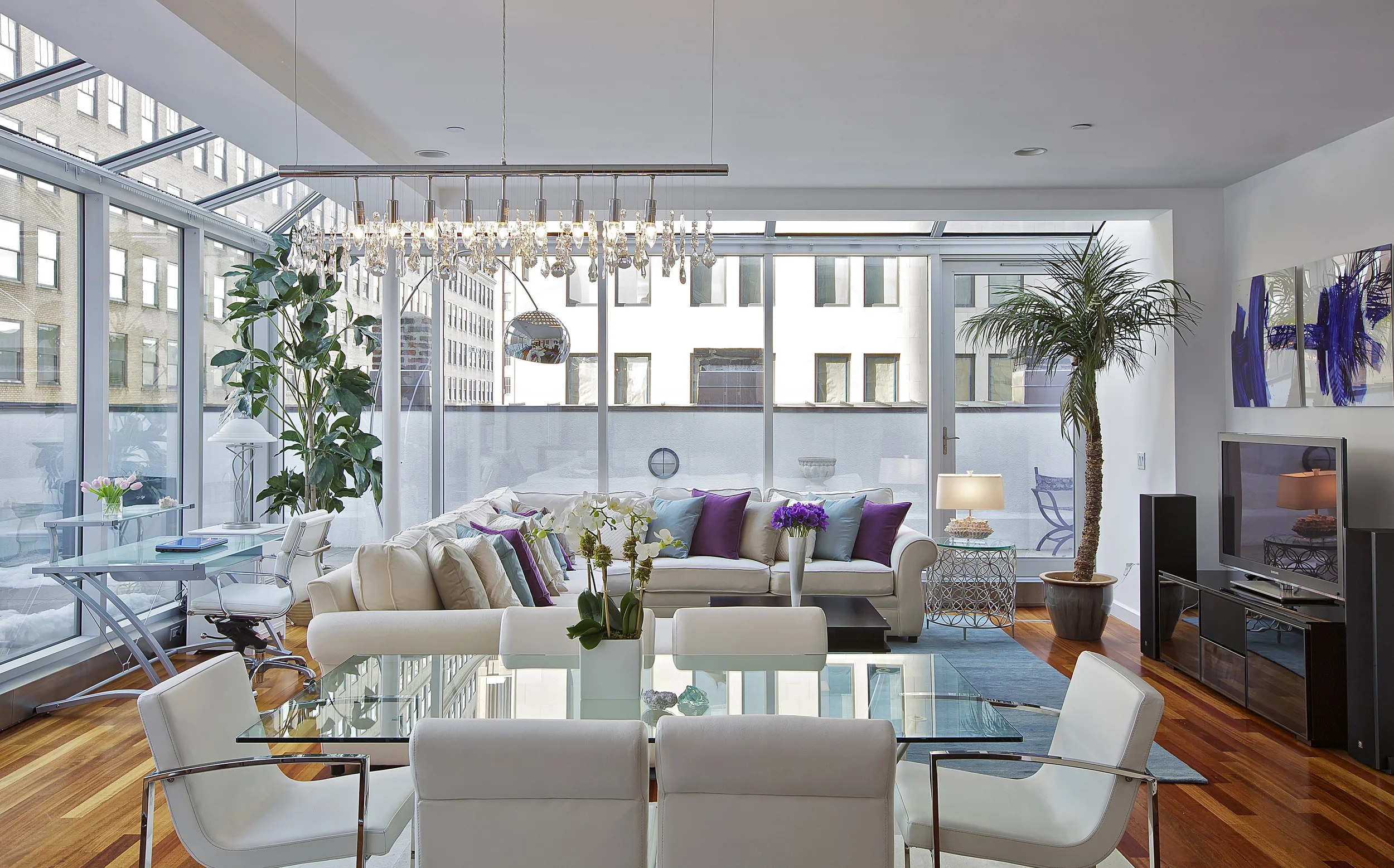 TRIBECA PENTHOUSE The Amazing Architectural Bones Of The 2,300-Square-Foot Penthouse In The Heart Of Tribeca Played Perfectly Into The Vision Of The Chic Design With A Earthy Twist.