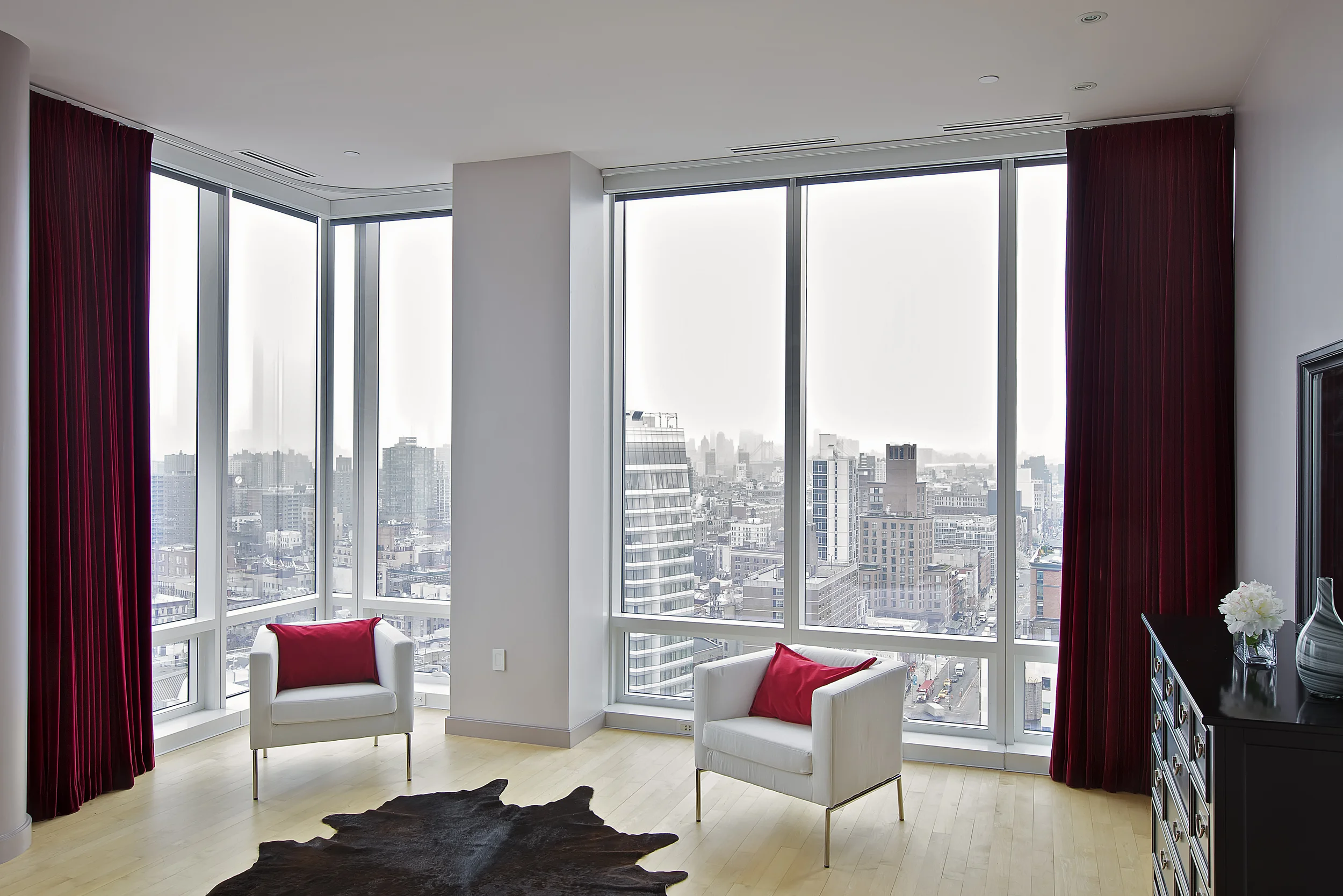 CHELSEA PENTHOUSE The Chelsea Duplex Penthouse Has A Most Impressive Mix Of All The Right Elements, Including Modern Design, Architecture And Energy.