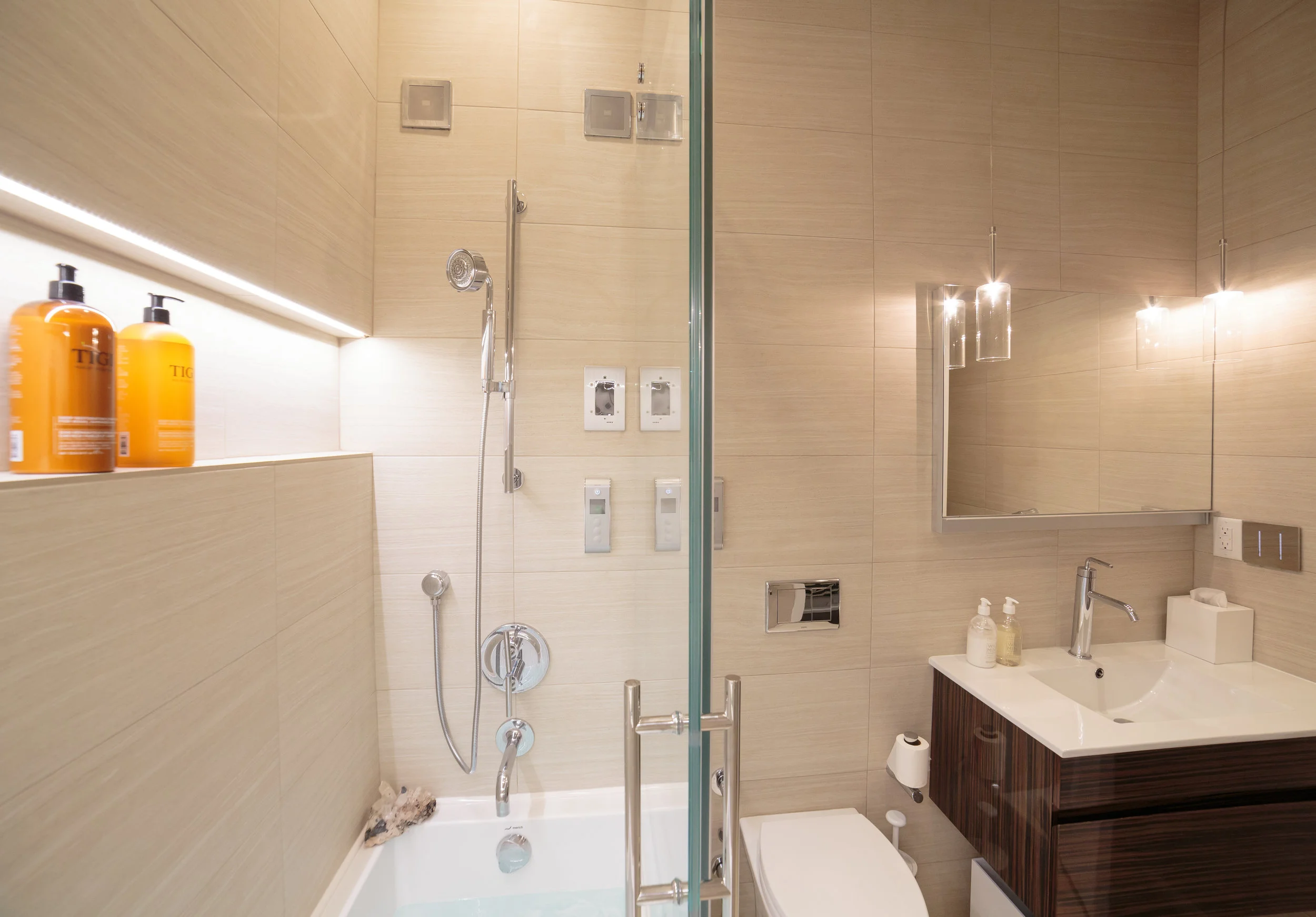 The Modern Collectors' Home Smart technology, modern lines and love of art redefine this classic Brownstone.